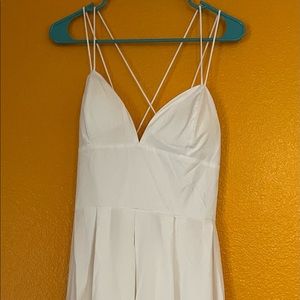 Size XL Beautiful white dress
100% polyester